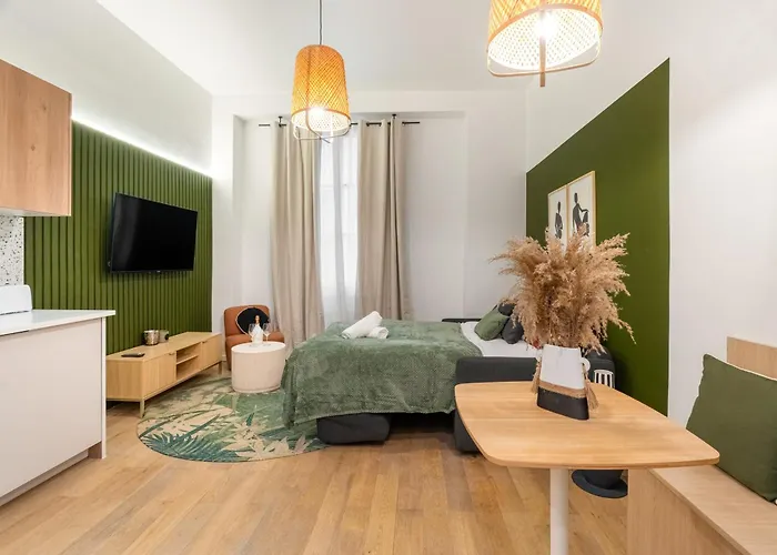 Appartement Charming Parisian Parijs